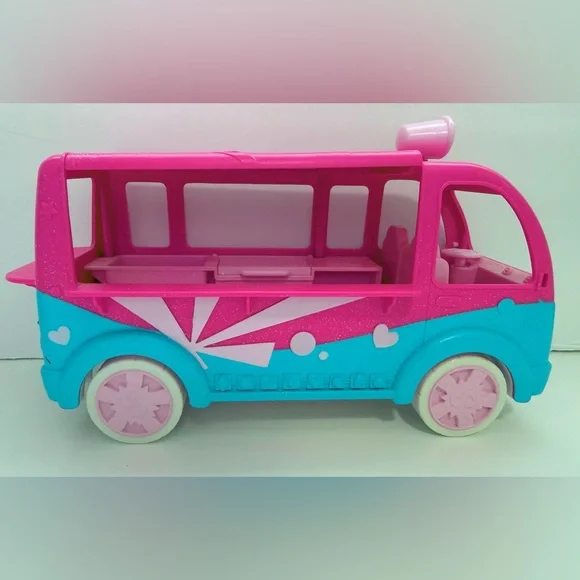 Shopkins Glitzi Ice Cream Truck playset from Moose Toys - Picture 3 of 11